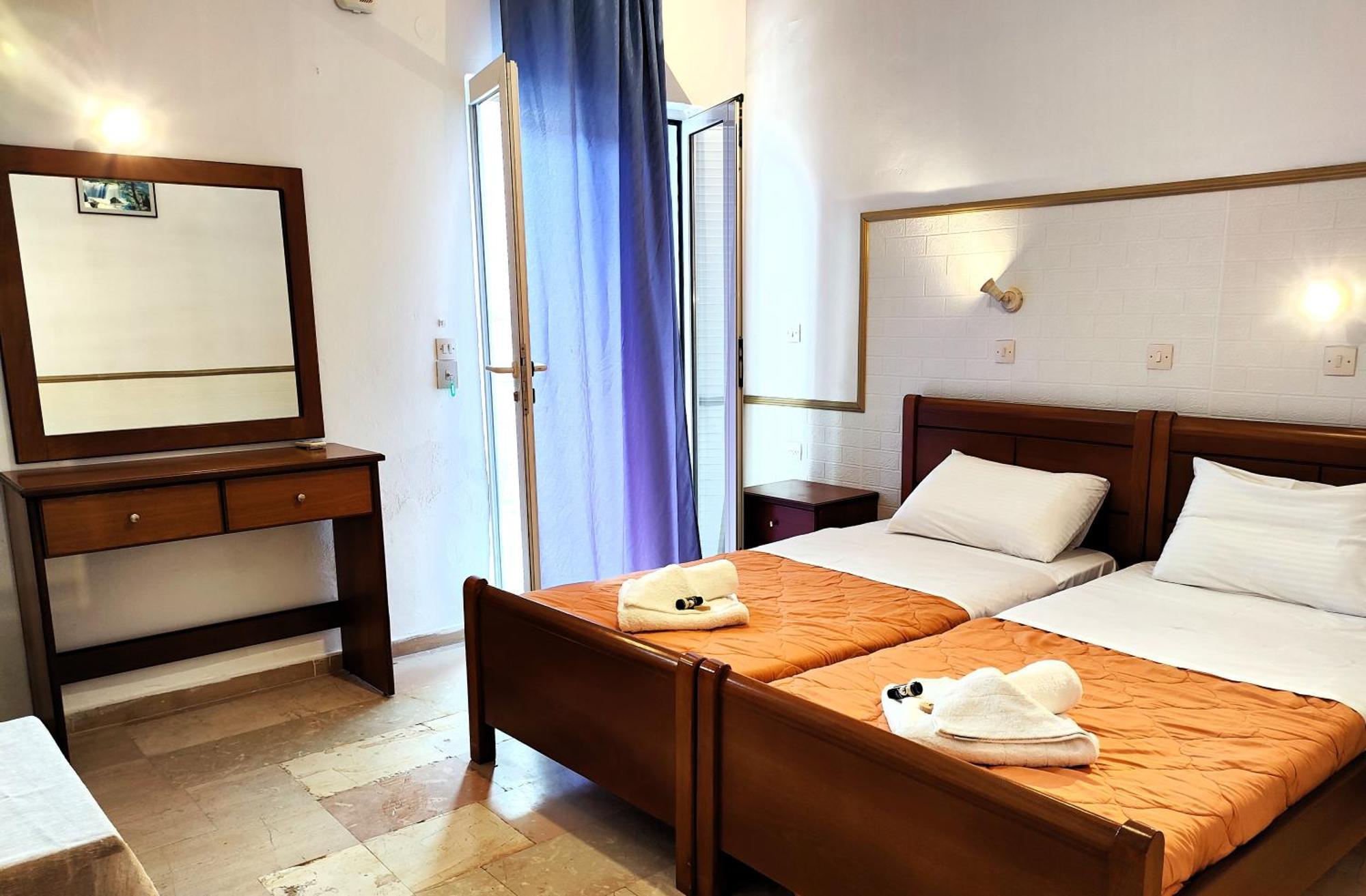 Eleni Apartments Sant George Beach Ájos Jeórjos Eksteriør bilde