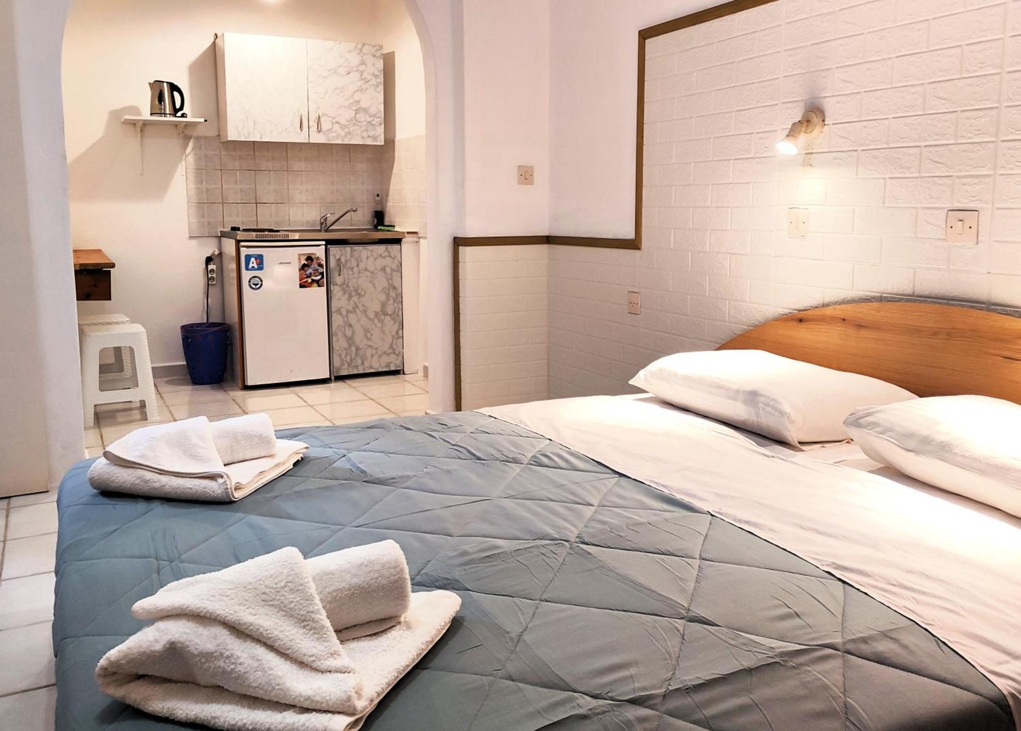 Eleni Apartments Sant George Beach Ájos Jeórjos Eksteriør bilde
