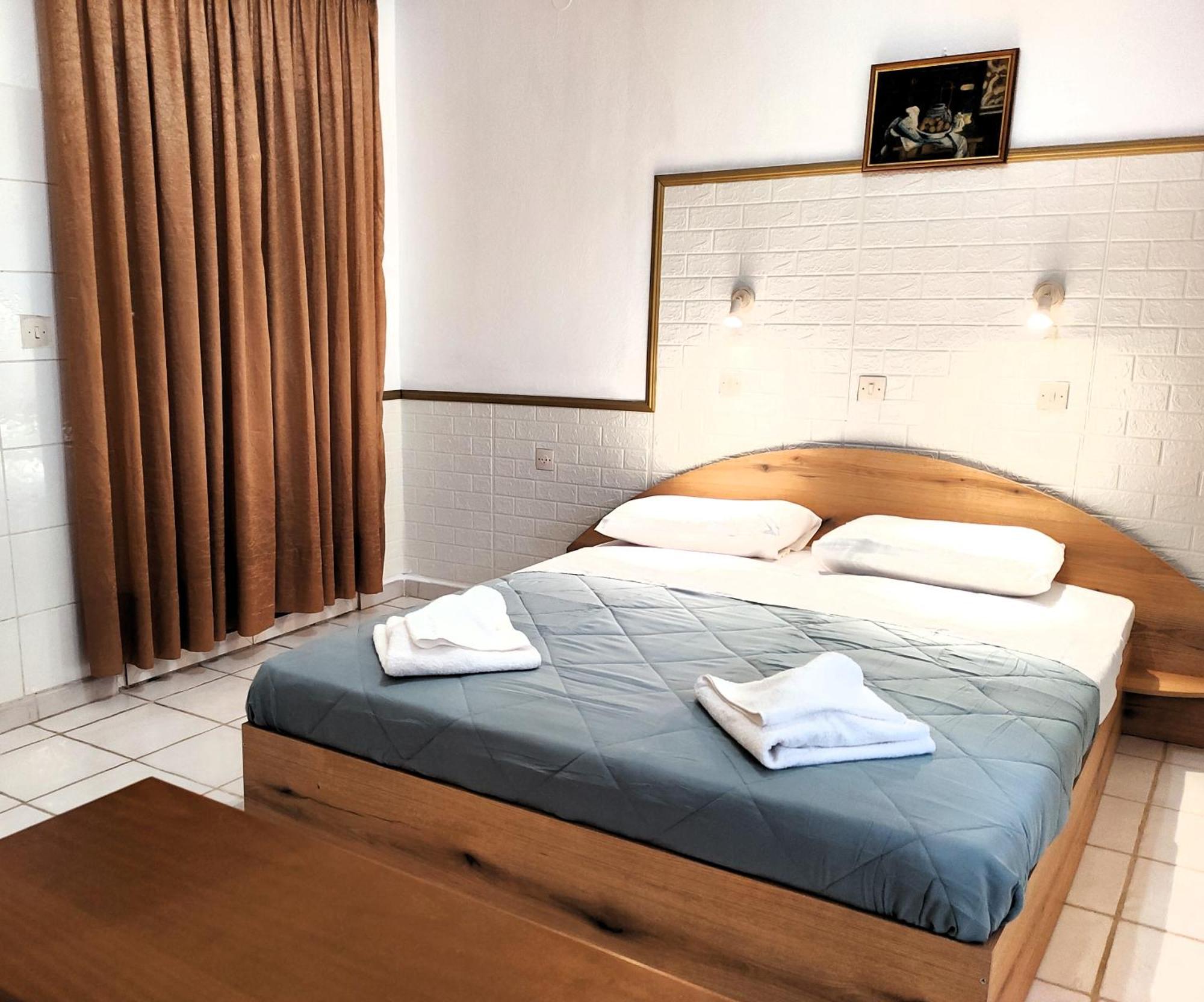 Eleni Apartments Sant George Beach Ájos Jeórjos Eksteriør bilde