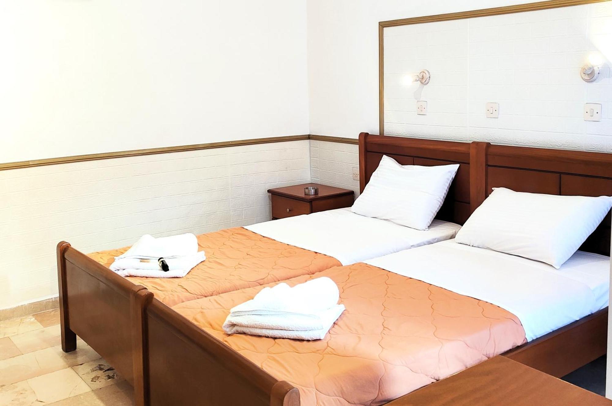 Eleni Apartments Sant George Beach Ájos Jeórjos Eksteriør bilde
