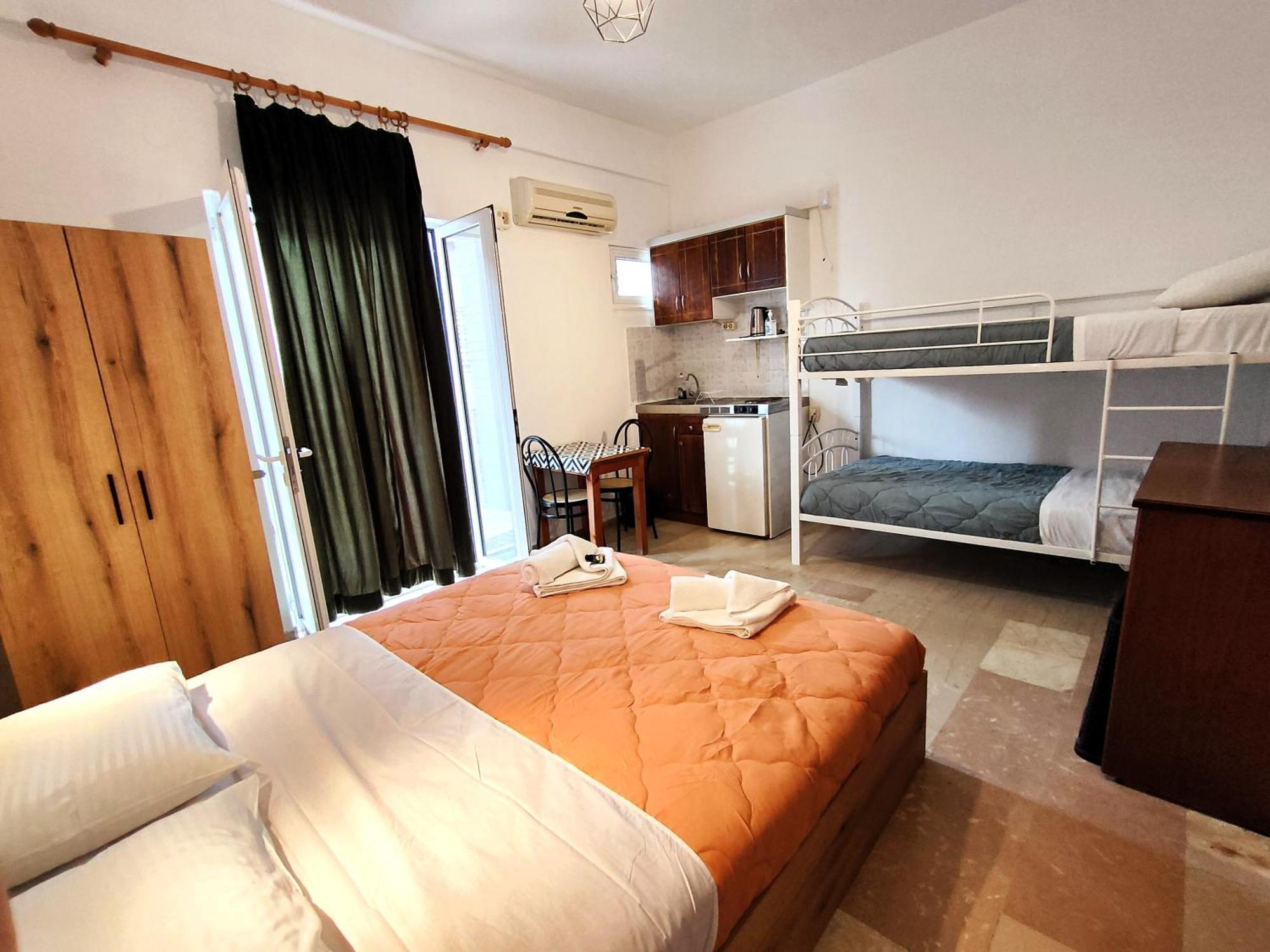 Eleni Apartments Sant George Beach Ájos Jeórjos Eksteriør bilde