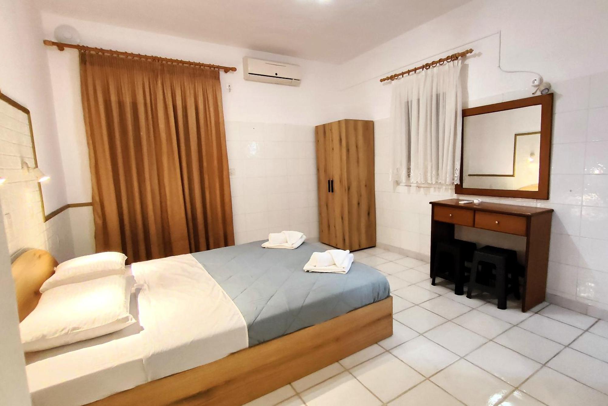 Eleni Apartments Sant George Beach Ájos Jeórjos Eksteriør bilde