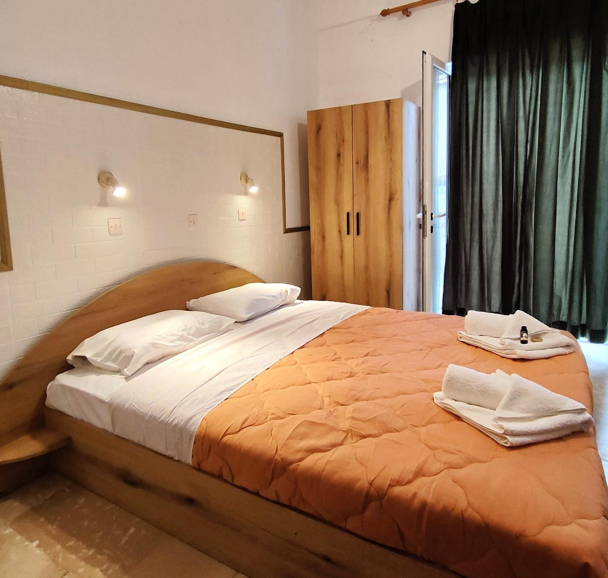 Eleni Apartments Sant George Beach Ájos Jeórjos Eksteriør bilde